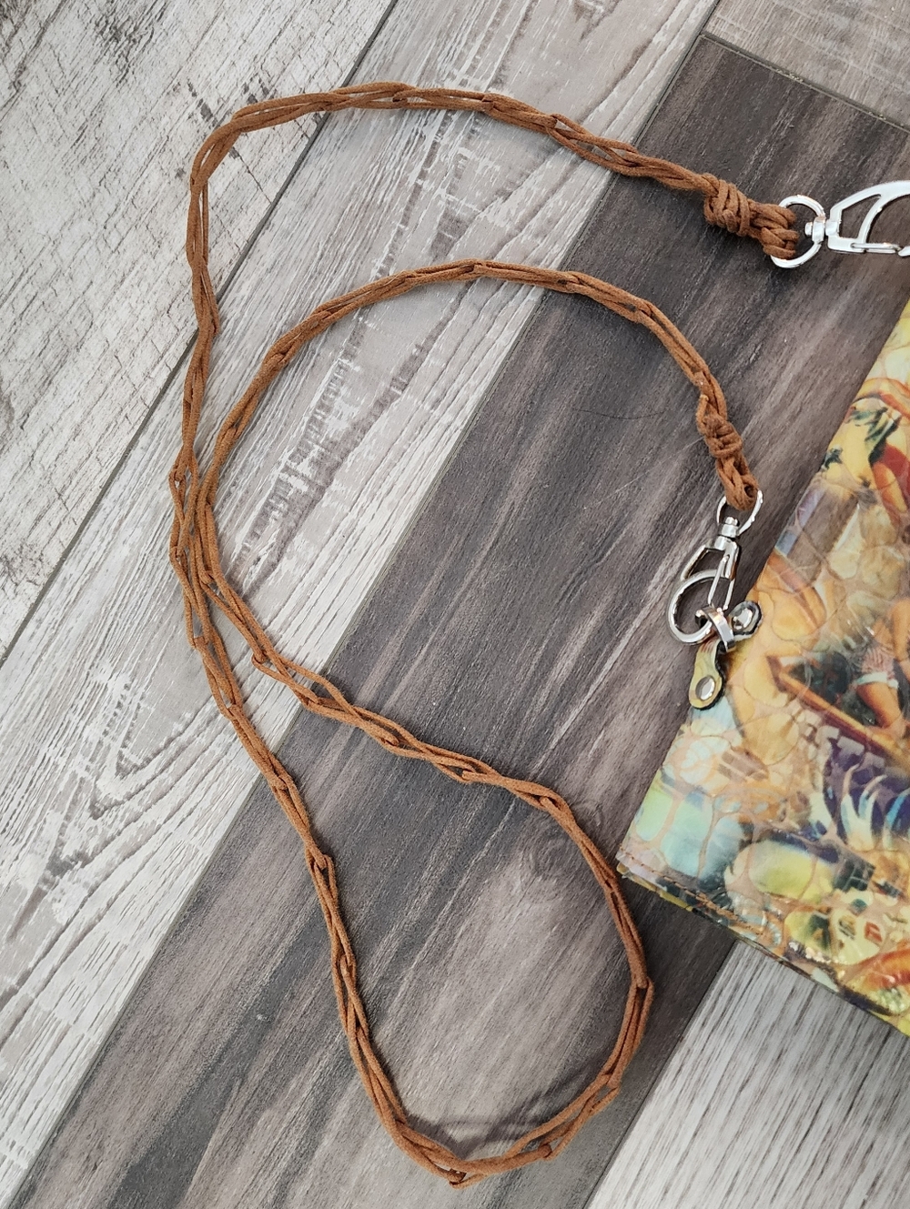 Esther Boken Vintage Embossed 'Bathing Beauty' Printed Leather Crossbody Bag - Picture 10 of 11